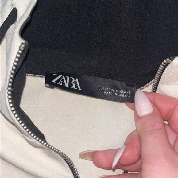 Zara Hoodie - Picture 2 of 2